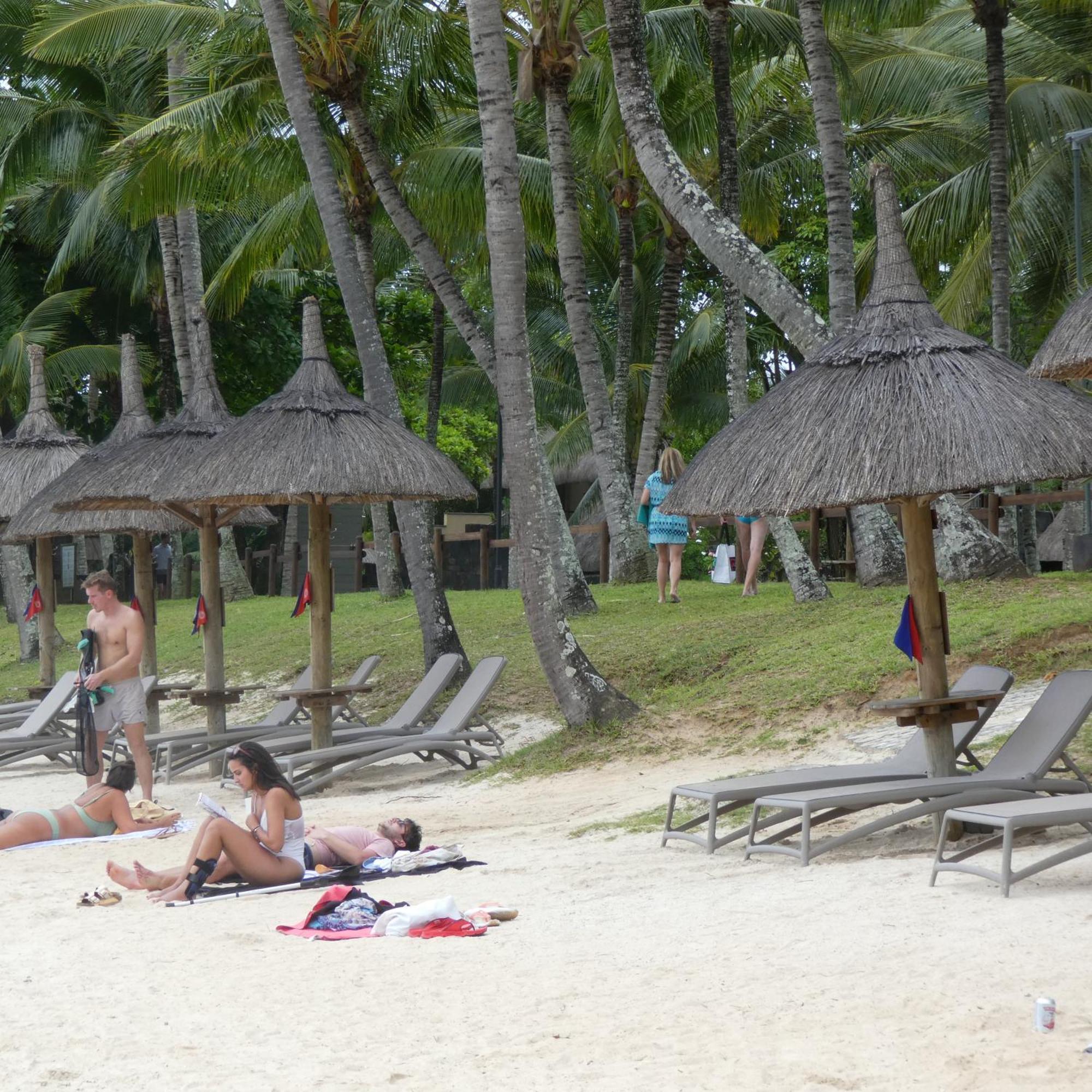 Appartement Le Dauphin Du Lagon Bleu - Plages De Mont Choisy Et De Trou Aux Biches กรองด์เบย์ ภายนอก รูปภาพ